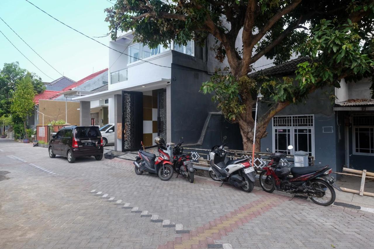 Reddoorz Syariah @ Tlogosari Semarang Hotel Alastuwo Ngoại thất bức ảnh