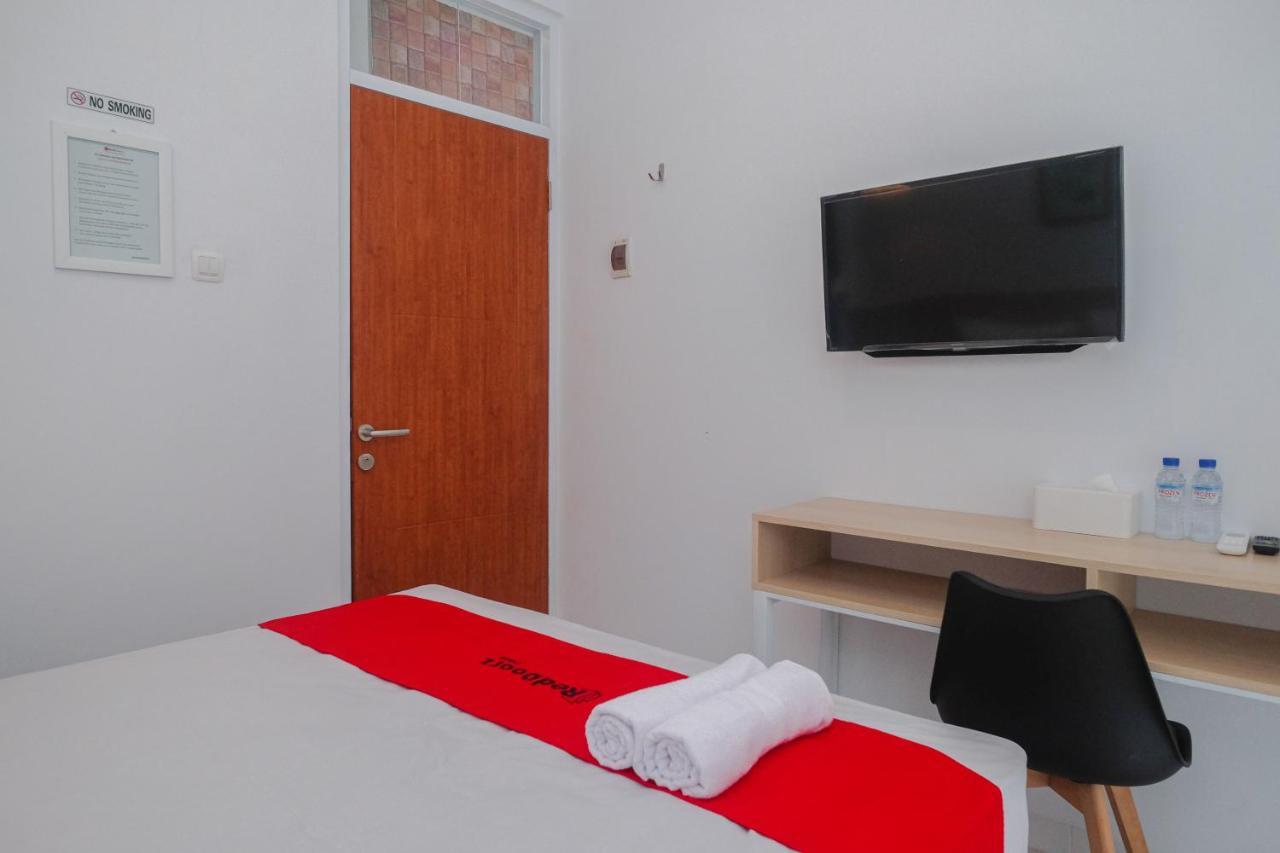 Reddoorz Syariah @ Tlogosari Semarang Hotel Alastuwo Ngoại thất bức ảnh
