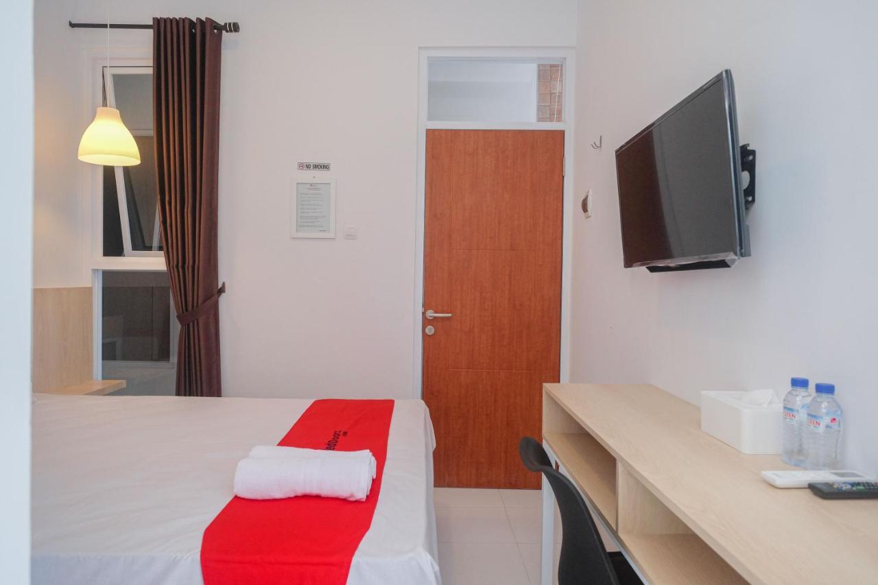 Reddoorz Syariah @ Tlogosari Semarang Hotel Alastuwo Ngoại thất bức ảnh