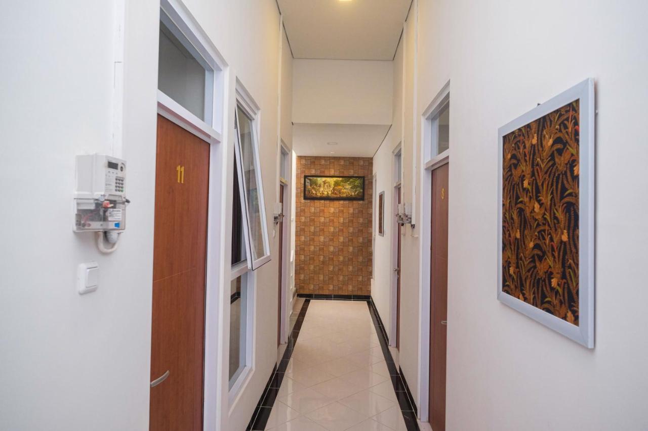Reddoorz Syariah @ Tlogosari Semarang Hotel Alastuwo Ngoại thất bức ảnh